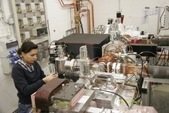 Physicist Shima Bayesteh at the REGAE facility.