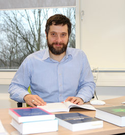 MPSD-Gründungsdirektor Andrea Cavalleri ist Sprecher des europäischen Forschungsverbunds „Frontiers in Quantum Materials' Control (Q-MAC)“