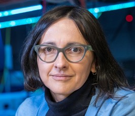 Connecting and scaling semiconductor quantum systems Connecting and scaling semiconductor quantum systems